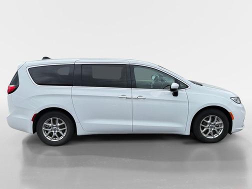 Bright White Clearcoat 2023 Chrysler Pacifica Touring-L