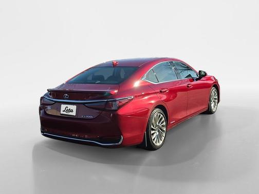 2021 Lexus ES 300h Luxury