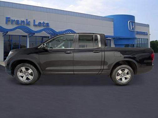 Crystal Black Pearl 2026 Honda Ridgeline RTL