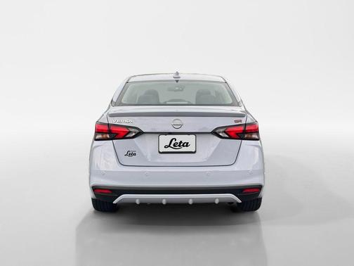 Gray Sky Pearl 2024 Nissan Versa 1.6 SR