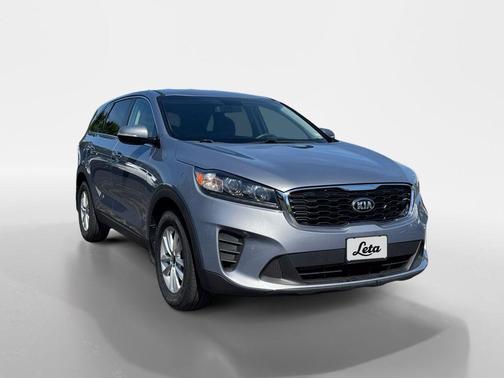 Everlasting Silver 2020 Kia Sorento LX