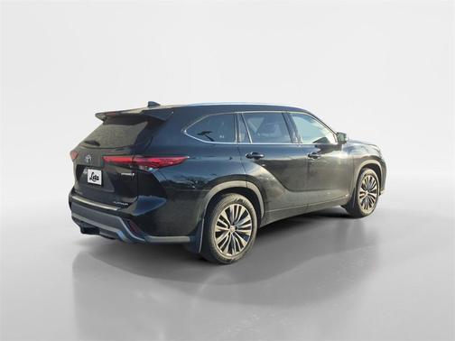 2021 Toyota Highlander Hybrid Platinum