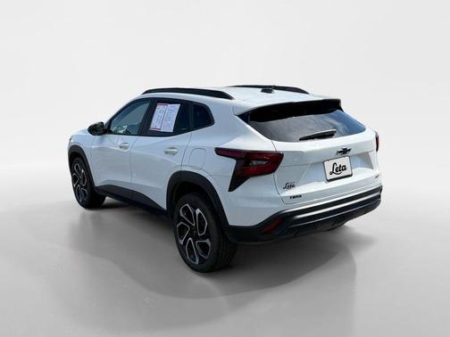 Summit White 2024 Chevrolet Trax 2RS