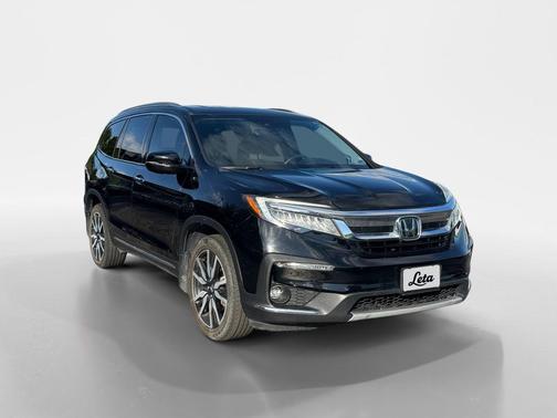 Crystal Black Pearl 2022 Honda Pilot