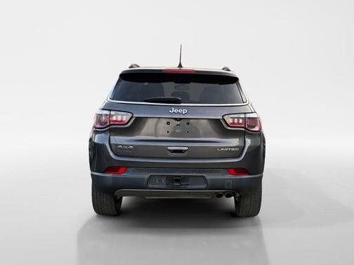 Granite Crystal Clearcoat Metallic 2017 Jeep Compass Limited