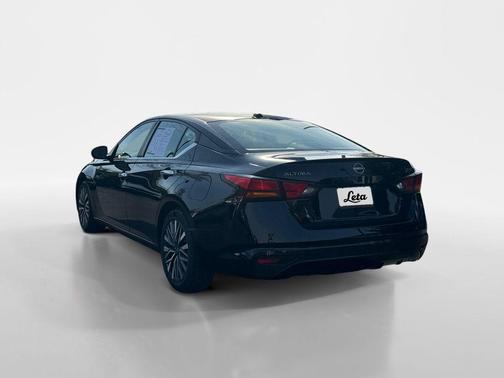 Black 2023 Nissan Altima 2.5 SV