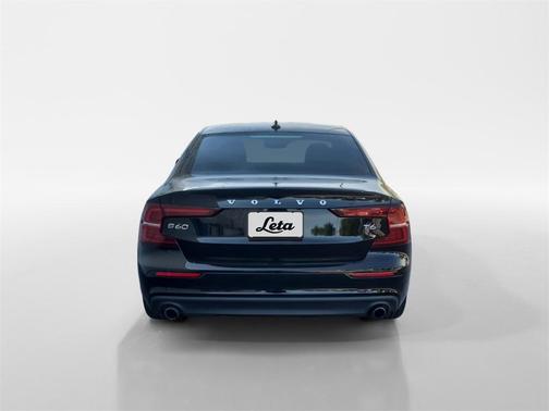 2020 Volvo S60 T6 Momentum