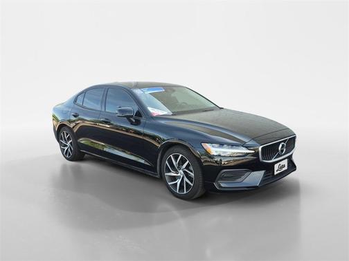 2020 Volvo S60 T6 Momentum