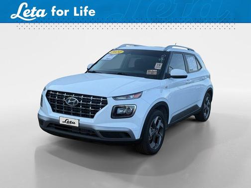 Lunar White 2024 Hyundai VENUE SEL