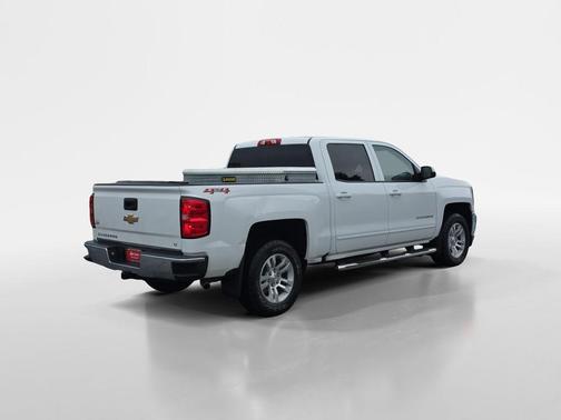 Summit White 2018 Chevrolet Silverado 1500 LT