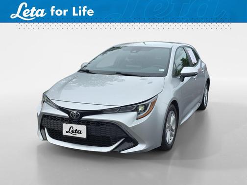 Classic Silver Metallic 2019 Toyota Corolla Hatchback SE