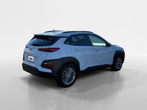 2021 Hyundai KONA SEL Plus