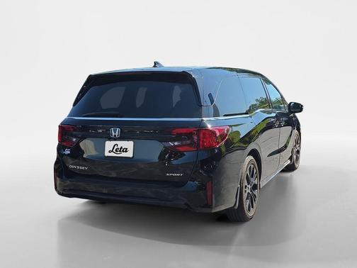 Crystal Black Pearl 2025 Honda Odyssey