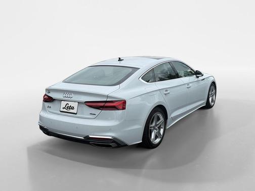 Glacier White Metallic 2021 Audi A5 Sportback 45 S line quattro Premium