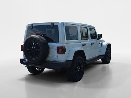 Bright White Clearcoat 2023 Jeep Wrangler 4xe Sahara