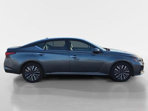 Gun Metallic 2023 Nissan Altima 2.5 SV