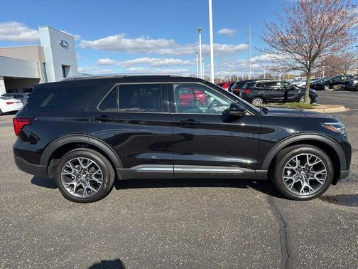 Agate Black Metallic 2025 Ford Explorer Platinum