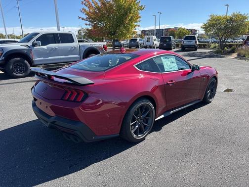 2025 Ford Mustang Dark Horse Fastback