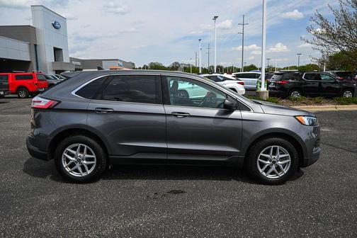 Carbonized Gray Metallic 2024 Ford Edge SEL