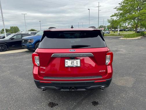 Rapid Red Metallic Tinted Clearcoat 2021 Ford Explorer XLT