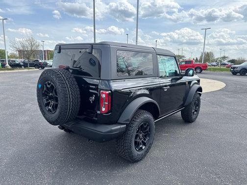 Shadow Black 2026 Ford Bronco Badlands