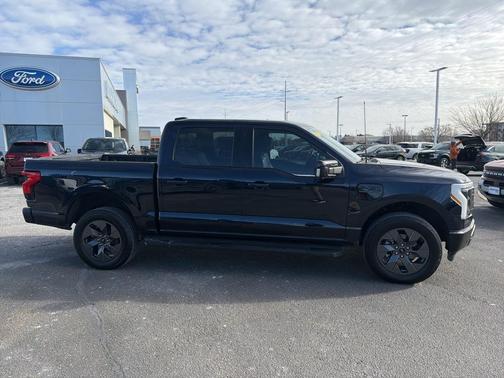 2023 Ford F-150 Lightning LARIAT