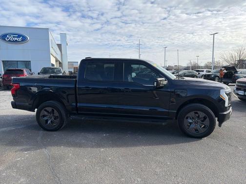 2023 Ford F-150 Lightning LARIAT