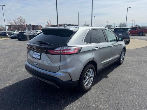 Iconic Silver Metallic 2024 Ford Edge SEL