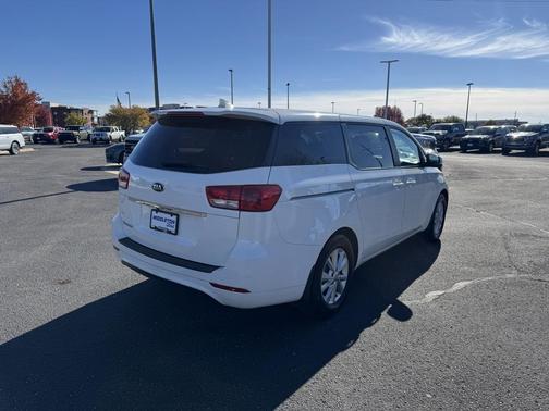 2016 Kia Sedona L