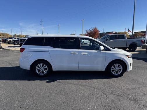 2016 Kia Sedona L
