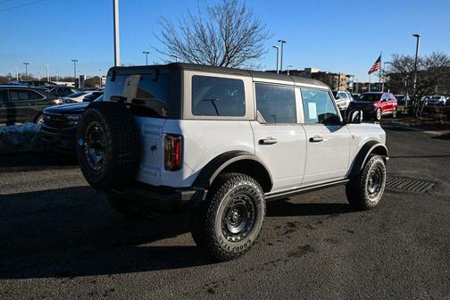 Oxford White 2025 Ford Bronco Badlands