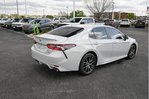 2023 Toyota Camry SE