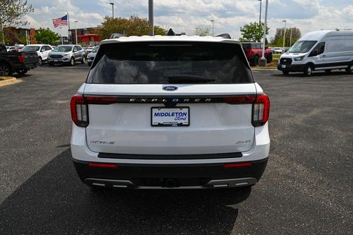 Star White Metallic Tri-Coat 2026 Ford Explorer Active