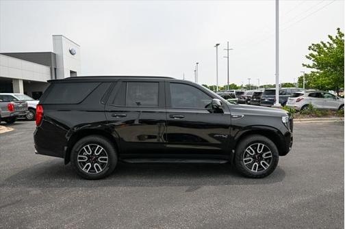 2024 GMC Yukon 4WD AT4