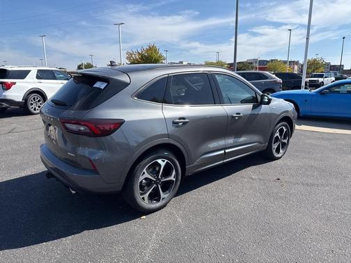 2025 Ford Escape ST-Line Elite