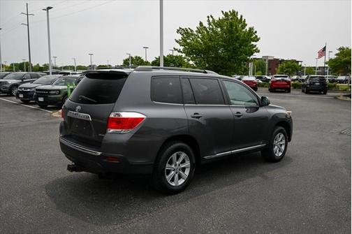 2011 Toyota Highlander SE