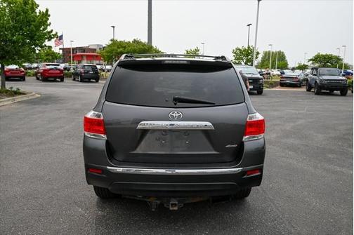 2011 Toyota Highlander SE
