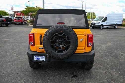 Cyber Orange Metallic Tricoat 2022 Ford Bronco Base