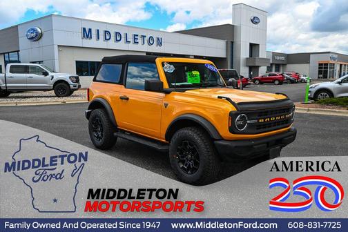 Cyber Orange Metallic Tricoat 2022 Ford Bronco Base
