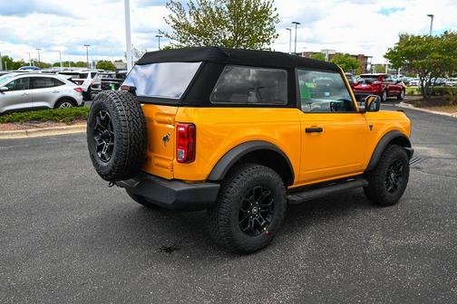 Cyber Orange Metallic Tricoat 2022 Ford Bronco Base
