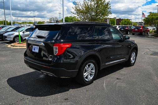 Agate Black Metallic 2024 Ford Explorer XLT