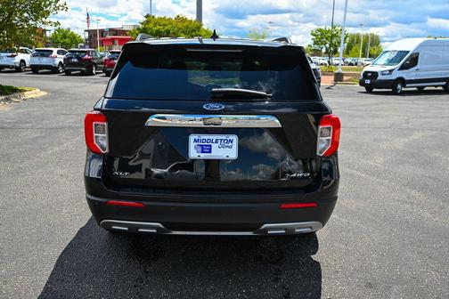 Agate Black Metallic 2024 Ford Explorer XLT