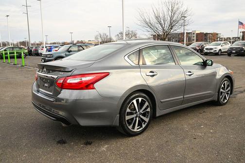 2016 Nissan Altima 2.5 SR