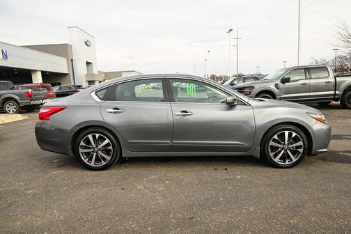 2016 Nissan Altima 2.5 SR