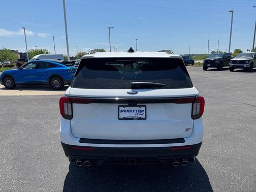 Star White Metallic Tri-Coat 2026 Ford Explorer ST