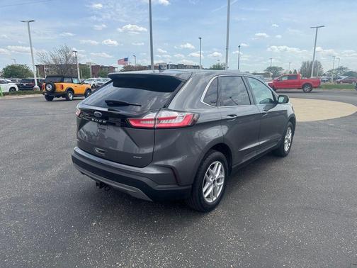 Carbonized Gray Metallic 2024 Ford Edge SEL