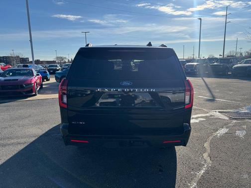 2025 Ford Expedition Active