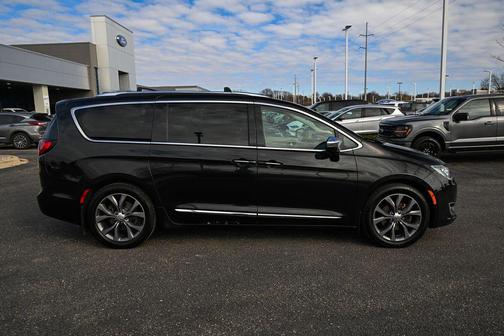 2017 Chrysler Pacifica Limited