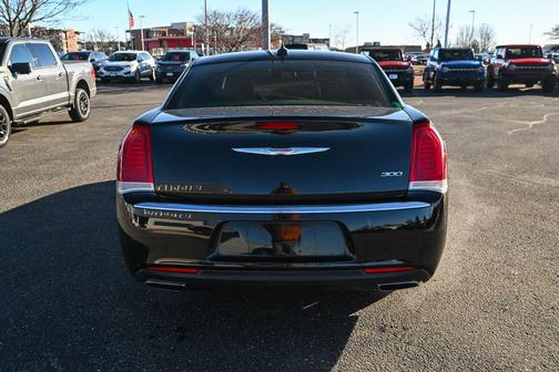 2015 Chrysler 300 Limited