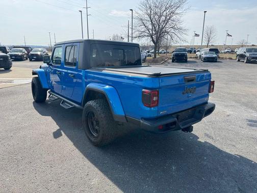 Hydro Blue Pearlcoat 2022 Jeep Gladiator Overland